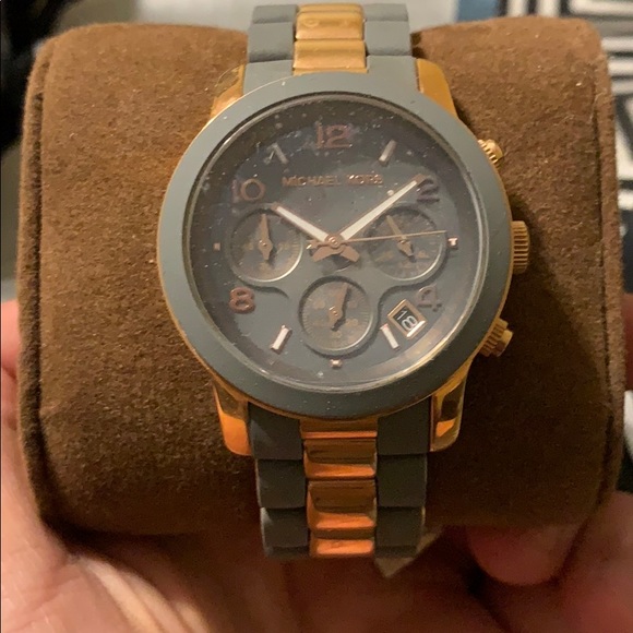 Michael Kors watch - Picture 1 of 3